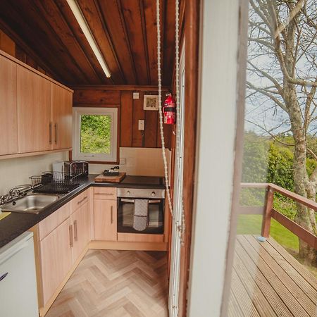 Timber Hill Self Catering Cedar Lodges ブロード・ヘブン エクステリア 写真