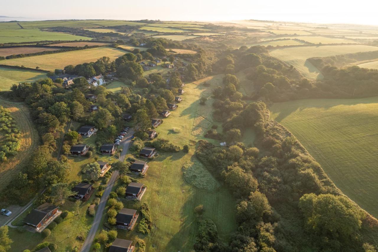 Timber Hill Self Catering Cedar Lodges ブロード・ヘブン エクステリア 写真
