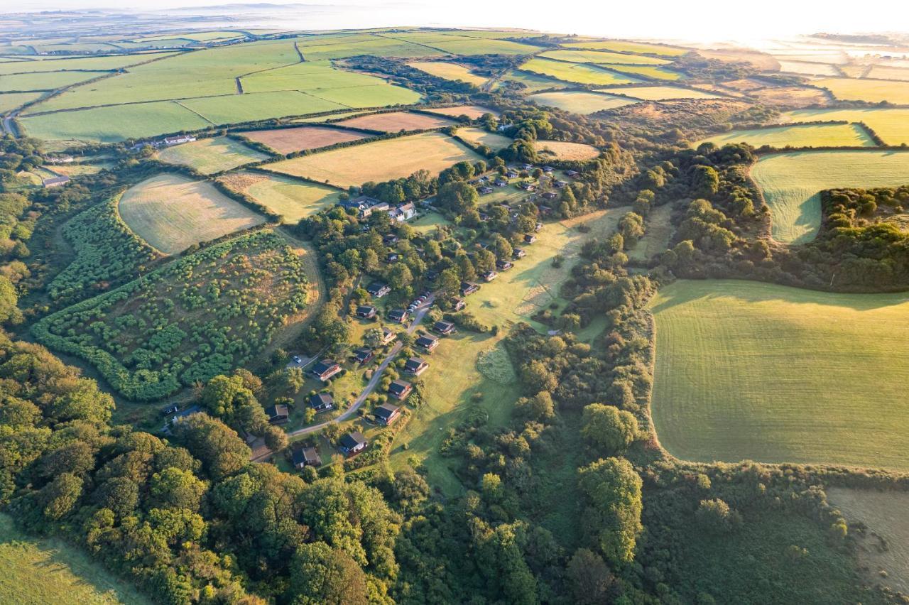 Timber Hill Self Catering Cedar Lodges ブロード・ヘブン エクステリア 写真