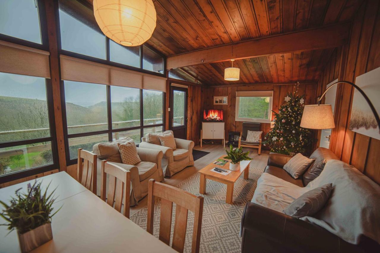Timber Hill Self Catering Cedar Lodges ブロード・ヘブン エクステリア 写真