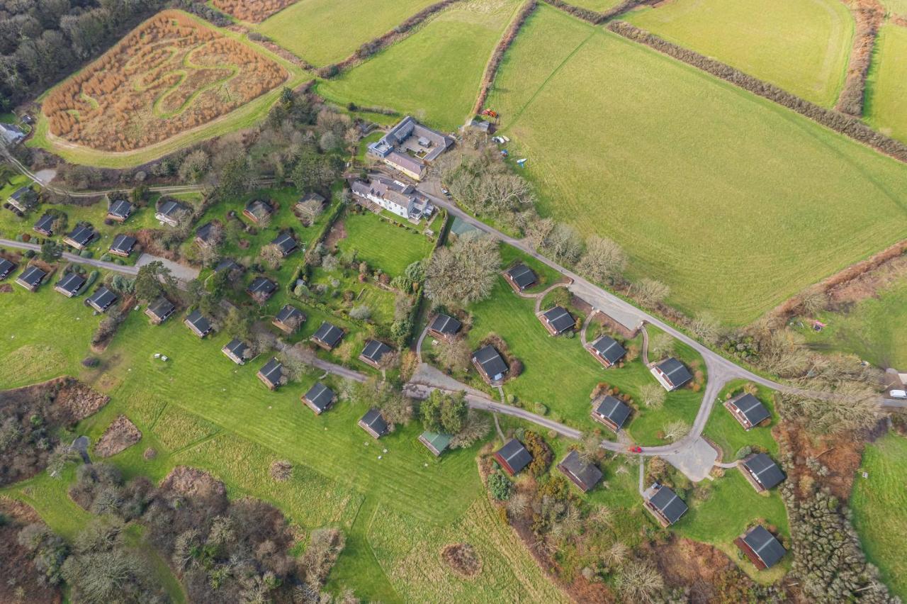 Timber Hill Self Catering Cedar Lodges ブロード・ヘブン エクステリア 写真