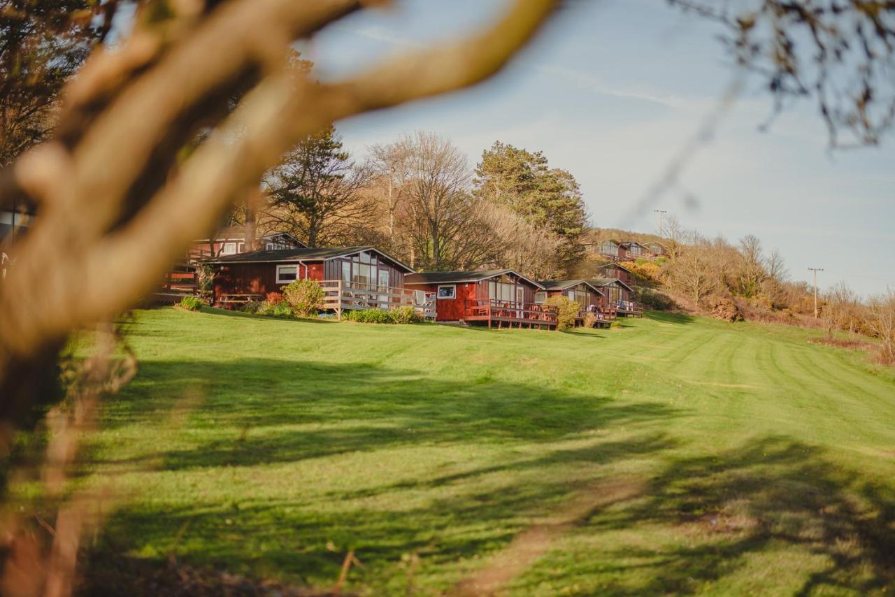 Timber Hill Self Catering Cedar Lodges ブロード・ヘブン エクステリア 写真