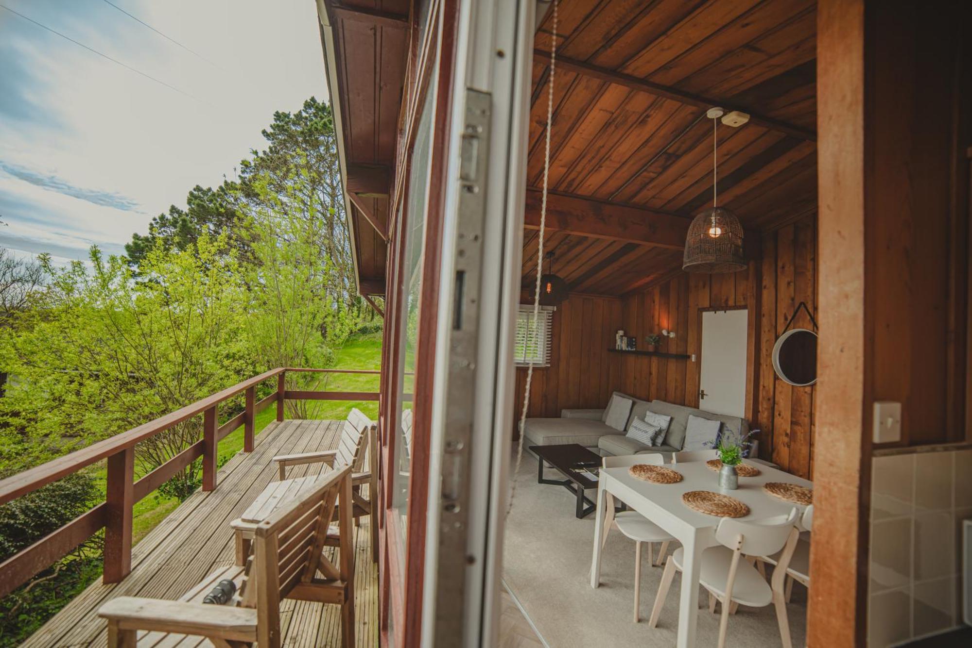 Timber Hill Self Catering Cedar Lodges ブロード・ヘブン エクステリア 写真